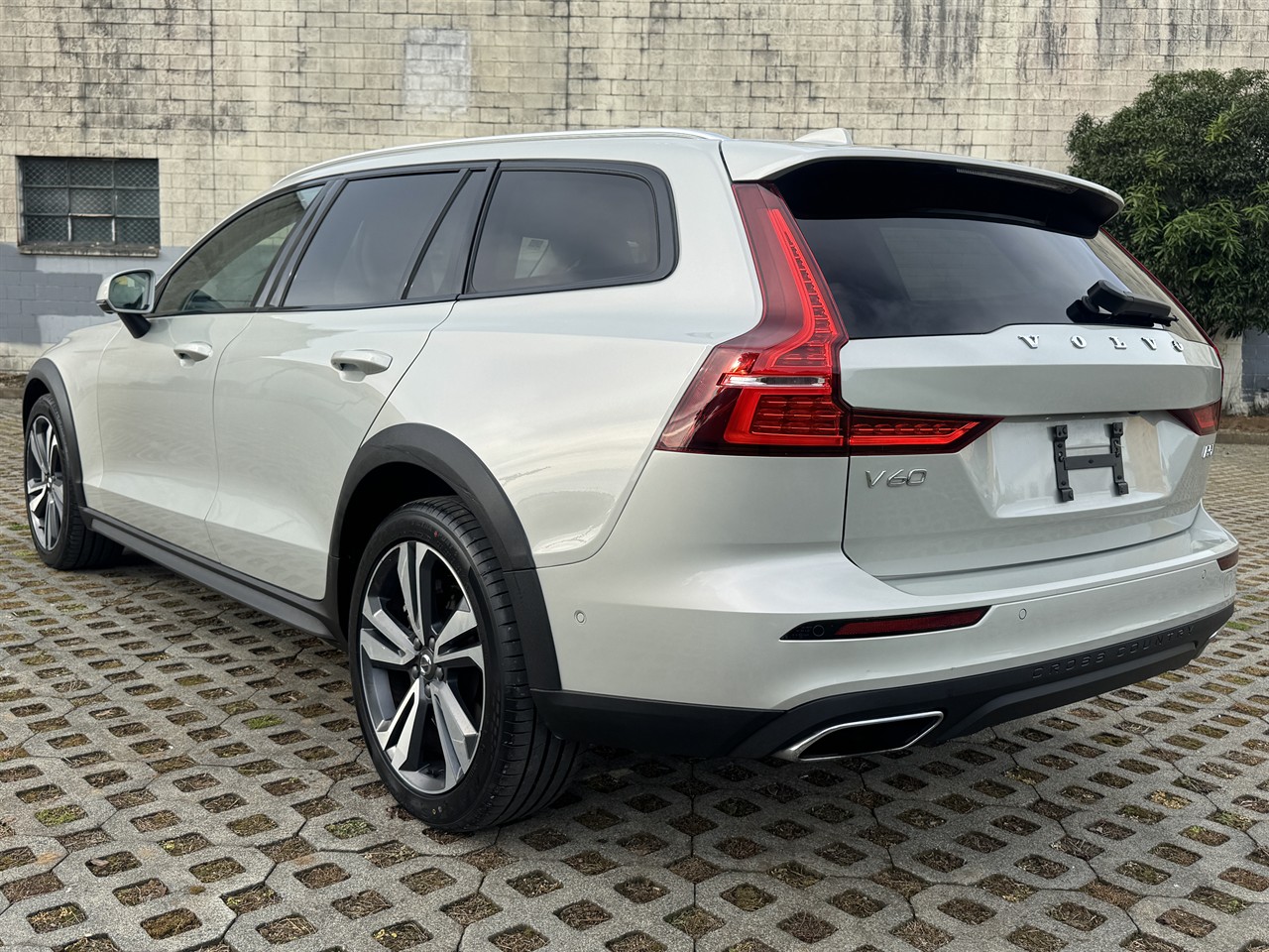 2022 Volvo V60