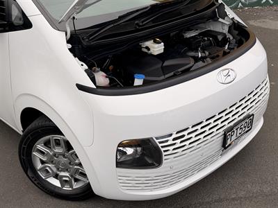 2022 Hyundai Staria - Thumbnail