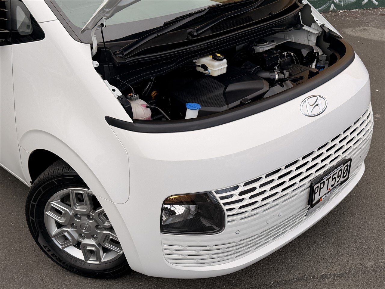 2022 Hyundai Staria