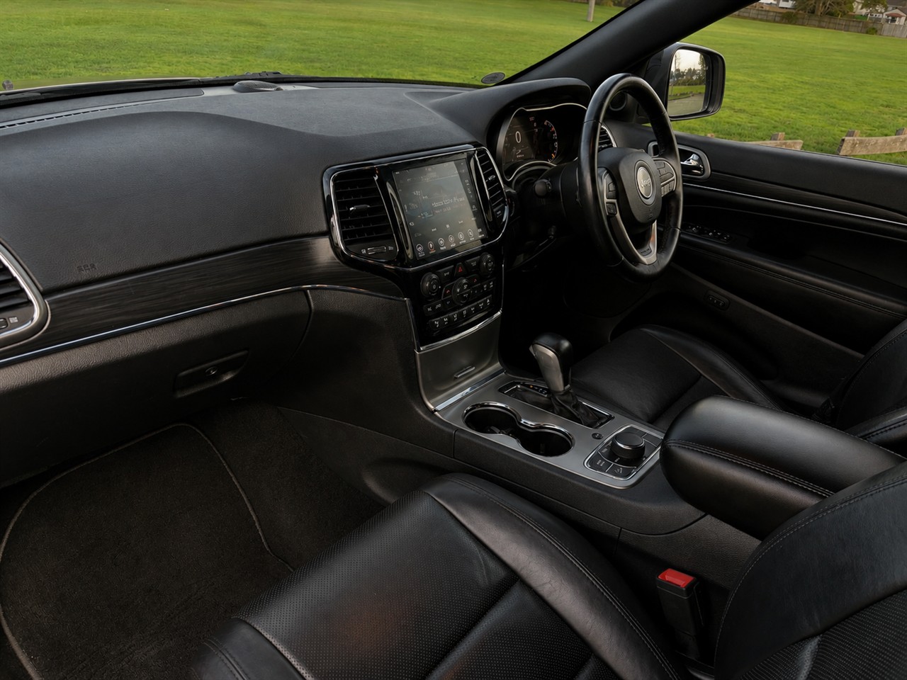 2021 Jeep GRAND CHEROKEE
