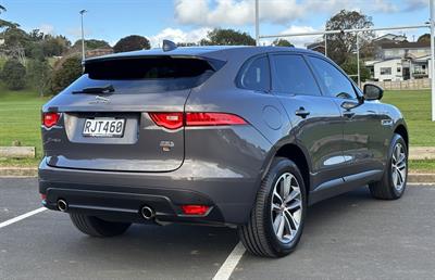 2017 Jaguar F-Pace - Thumbnail
