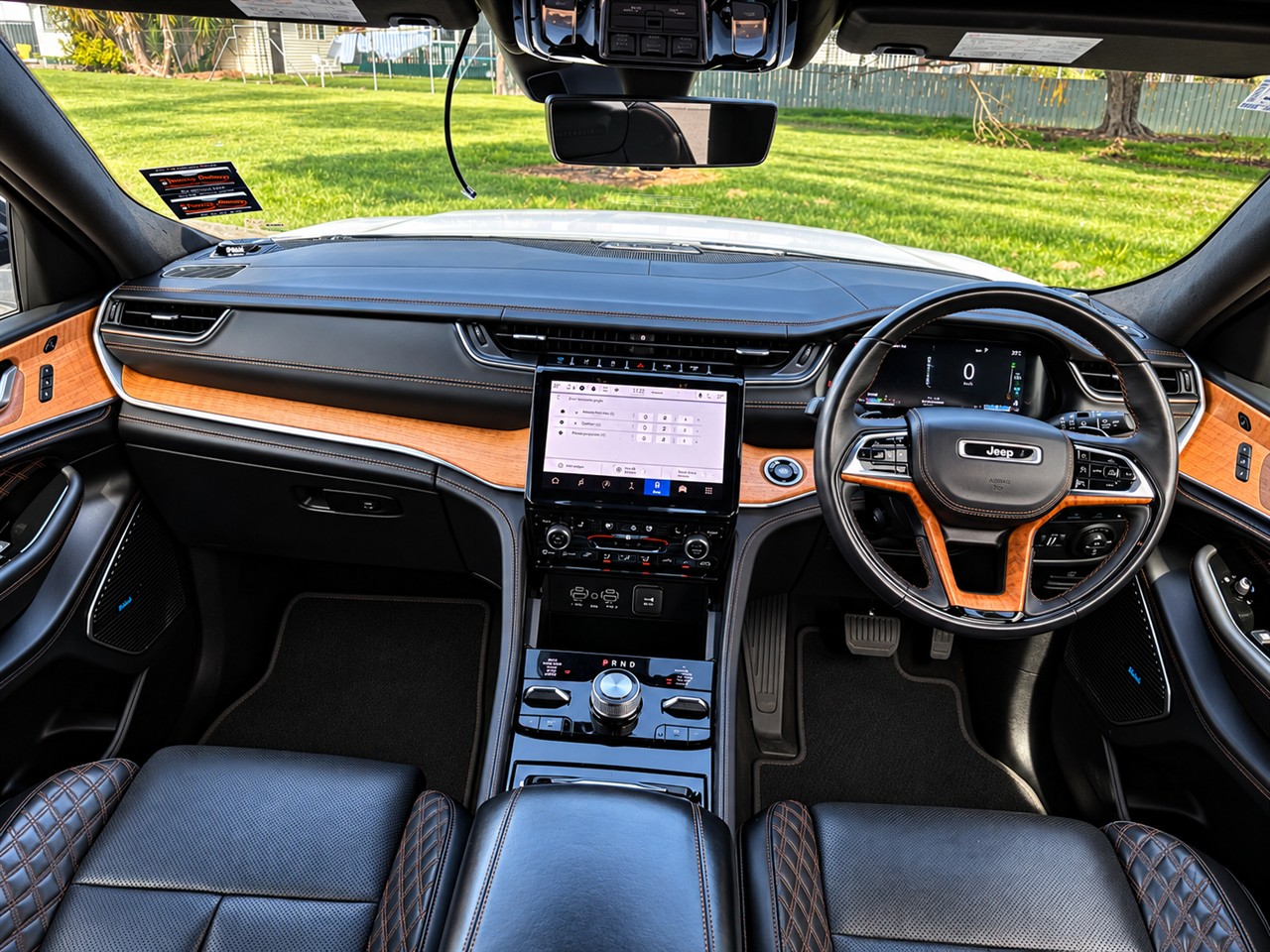2023 Jeep GRAND CHEROKEE
