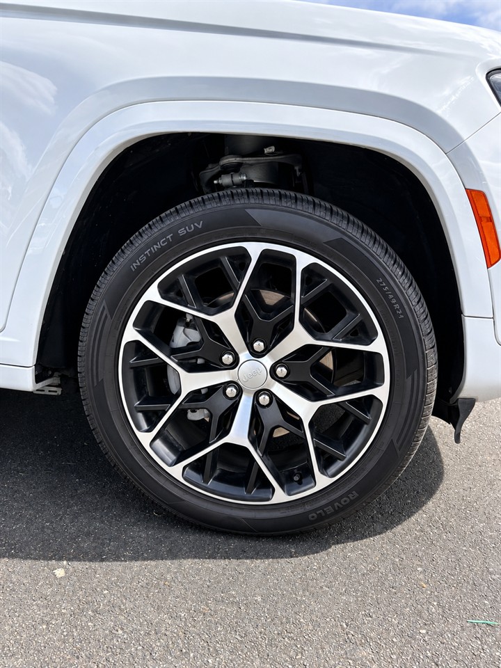 2023 Jeep GRAND CHEROKEE