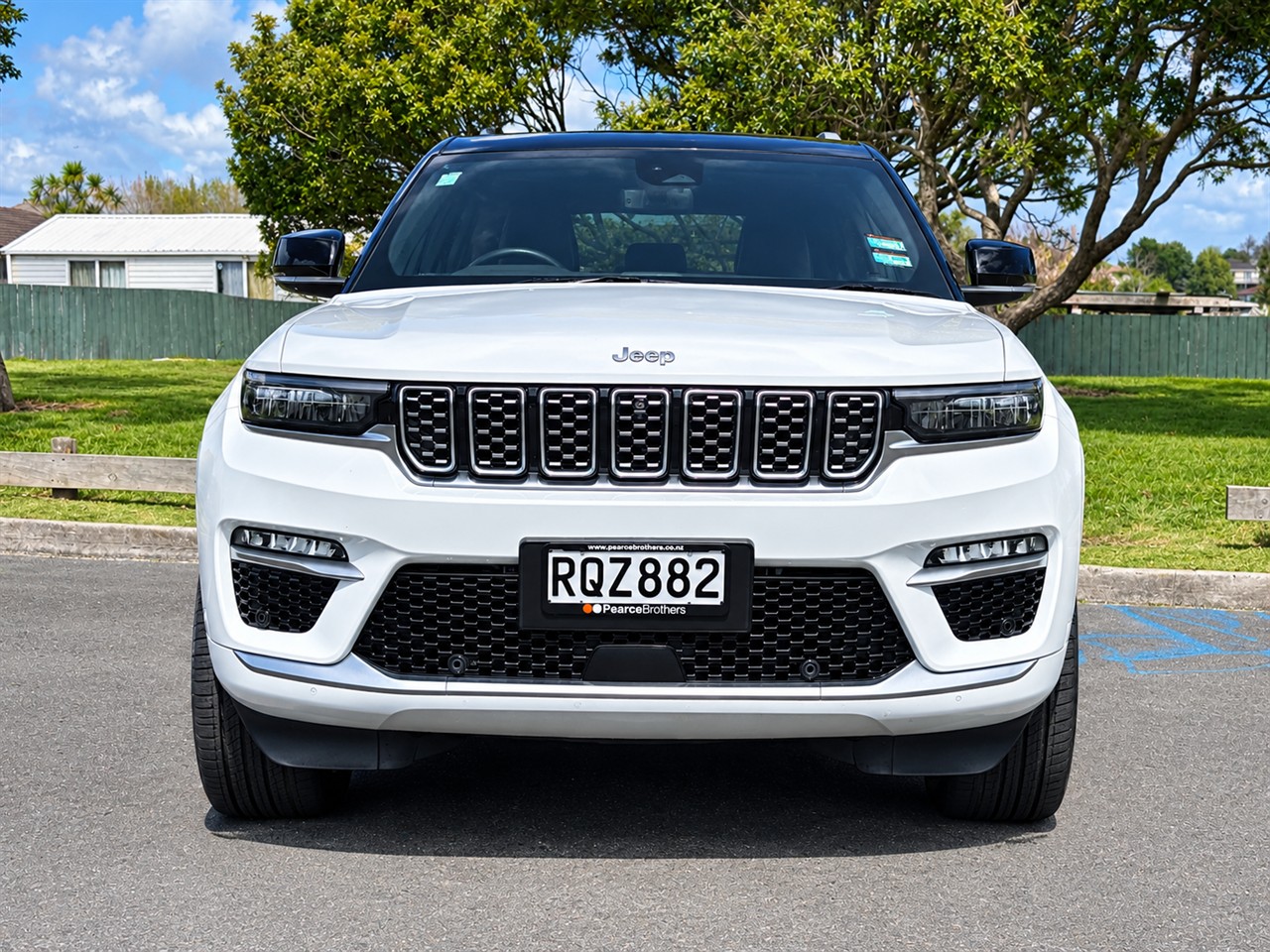 2023 Jeep GRAND CHEROKEE