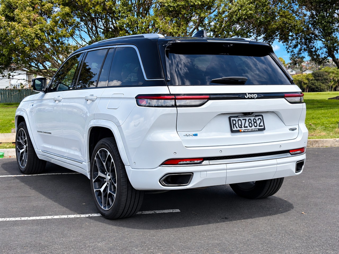 2023 Jeep GRAND CHEROKEE