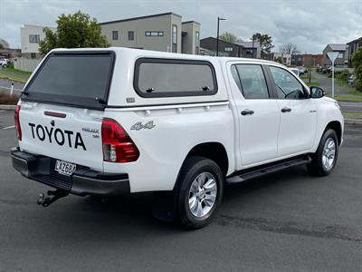 2017 Toyota Hilux - Thumbnail