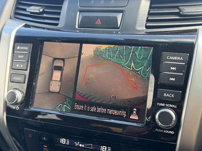 2021 Nissan Navara - Thumbnail