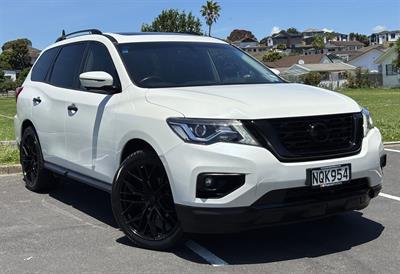 2018 Nissan Pathfinder - Thumbnail