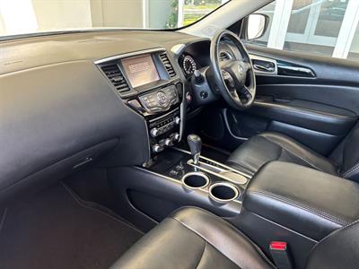 2018 Nissan Pathfinder - Thumbnail