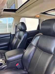 2018 Nissan Pathfinder - Thumbnail