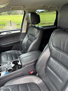 2018 Volkswagen Touareg - Thumbnail