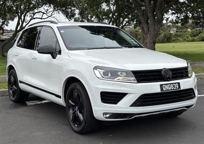 2018 Volkswagen Touareg - Thumbnail