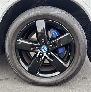 2018 Volkswagen Touareg - Thumbnail