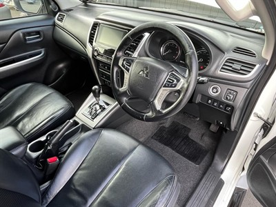 2021 Mitsubishi Triton - Thumbnail