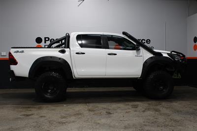 2020 Toyota Hilux - Thumbnail