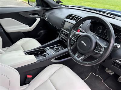 2016 Jaguar F-Pace - Thumbnail