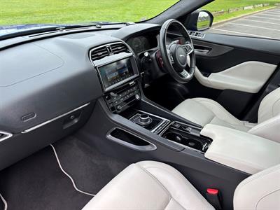 2016 Jaguar F-Pace - Thumbnail