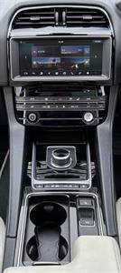 2016 Jaguar F-Pace - Thumbnail