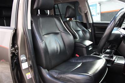 2015 Toyota Landcruiser Prado - Thumbnail