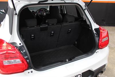 2018 Suzuki Swift - Thumbnail