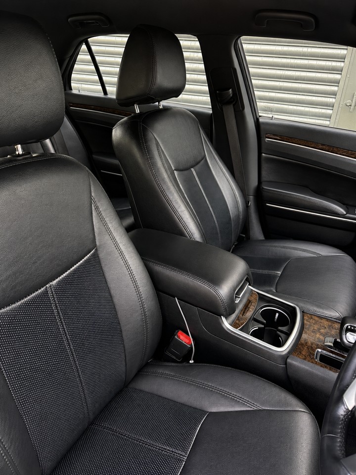 2014 Chrysler 300
