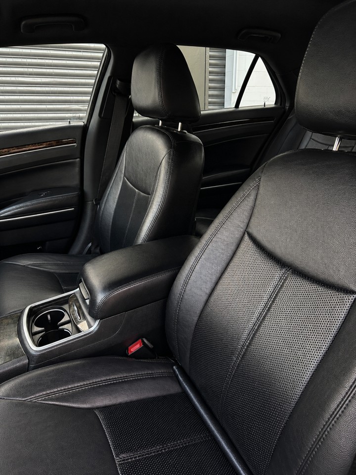 2014 Chrysler 300