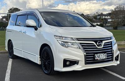2014 Nissan ELGRAND - Thumbnail