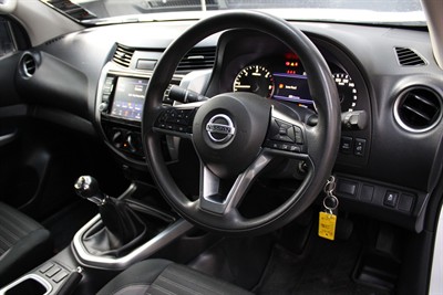 2024 Nissan Navara - Thumbnail