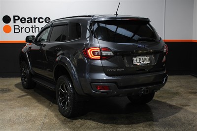 2018 Ford Everest - Thumbnail