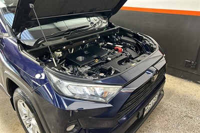 2020 Toyota RAV4 - Thumbnail