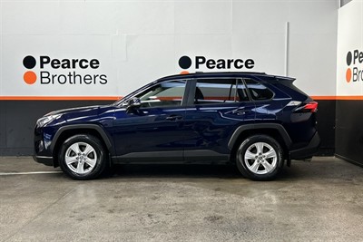 2020 Toyota RAV4 - Thumbnail