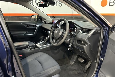 2020 Toyota RAV4 - Thumbnail