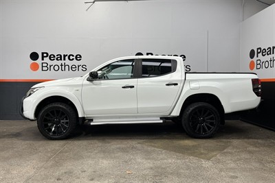 2016 Mitsubishi Triton - Thumbnail