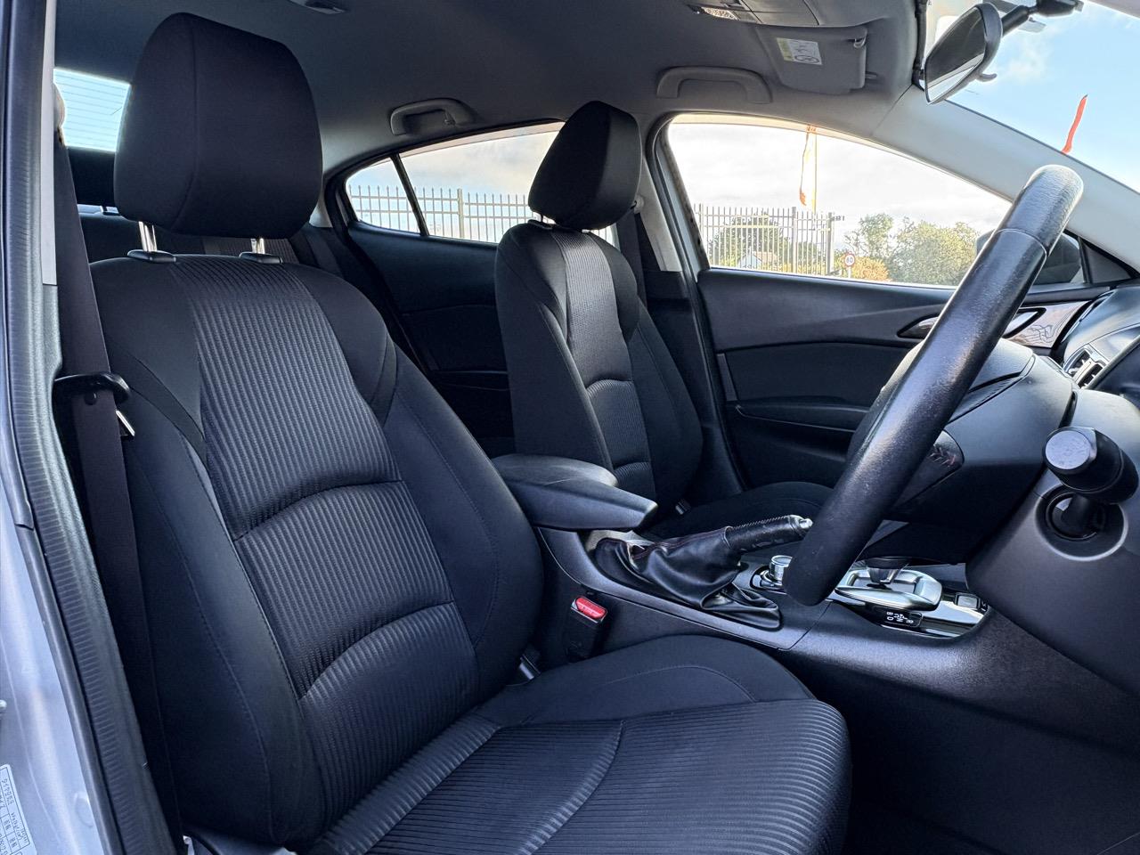 2014 Mazda Axela