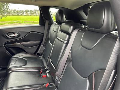 2017 Jeep Cherokee - Thumbnail