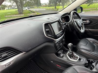 2017 Jeep Cherokee - Thumbnail