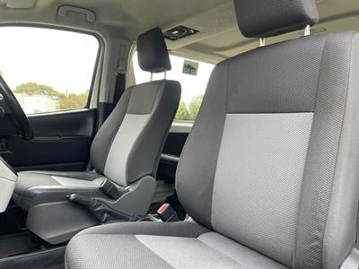 2019 Toyota Hiace - Thumbnail