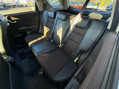 2011 Honda FIT - Thumbnail