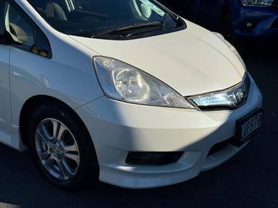 2011 Honda FIT - Thumbnail