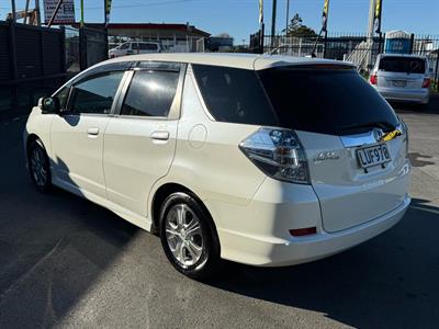 2011 Honda FIT - Thumbnail
