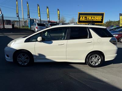 2011 Honda FIT - Thumbnail