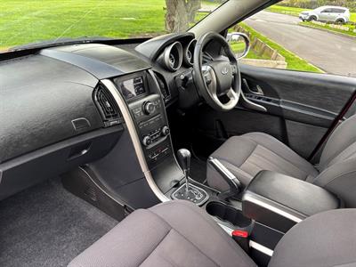 2022 Mahindra XUV500 - Thumbnail