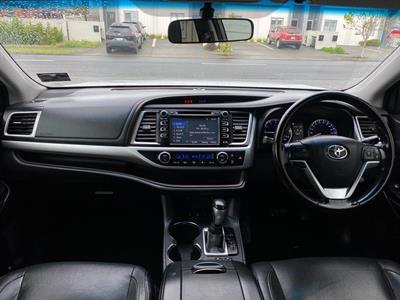 2017 Toyota Highlander - Thumbnail