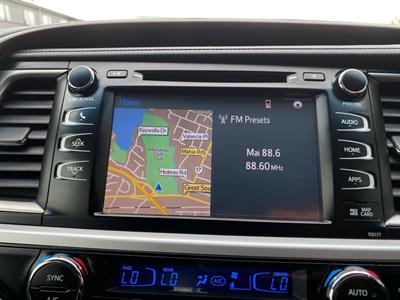 2017 Toyota Highlander - Thumbnail