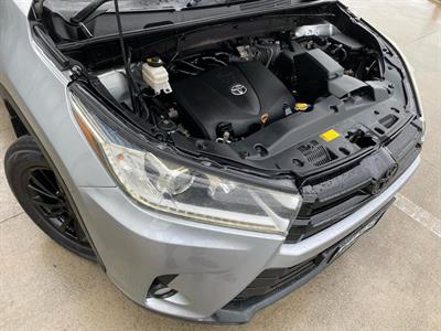 2017 Toyota Highlander - Thumbnail
