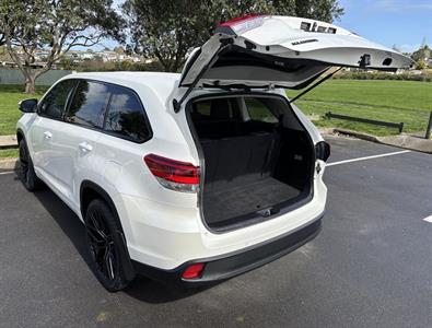 2019 Toyota Highlander - Thumbnail