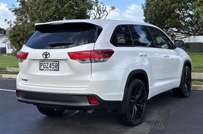 2019 Toyota Highlander - Thumbnail