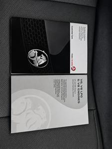 2010 Holden Commodore - Thumbnail