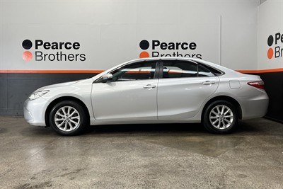 2017 Toyota Camry - Thumbnail