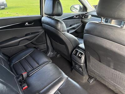 2016 Kia Sorento - Thumbnail